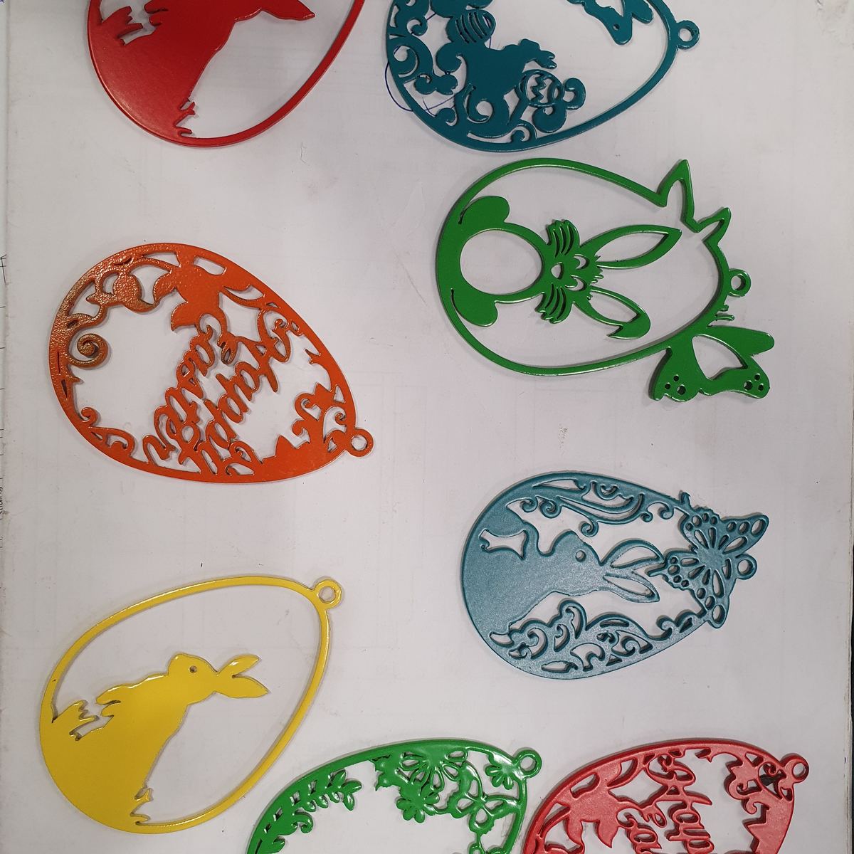 Color laser-cut parts with powder coating in various RAL colors